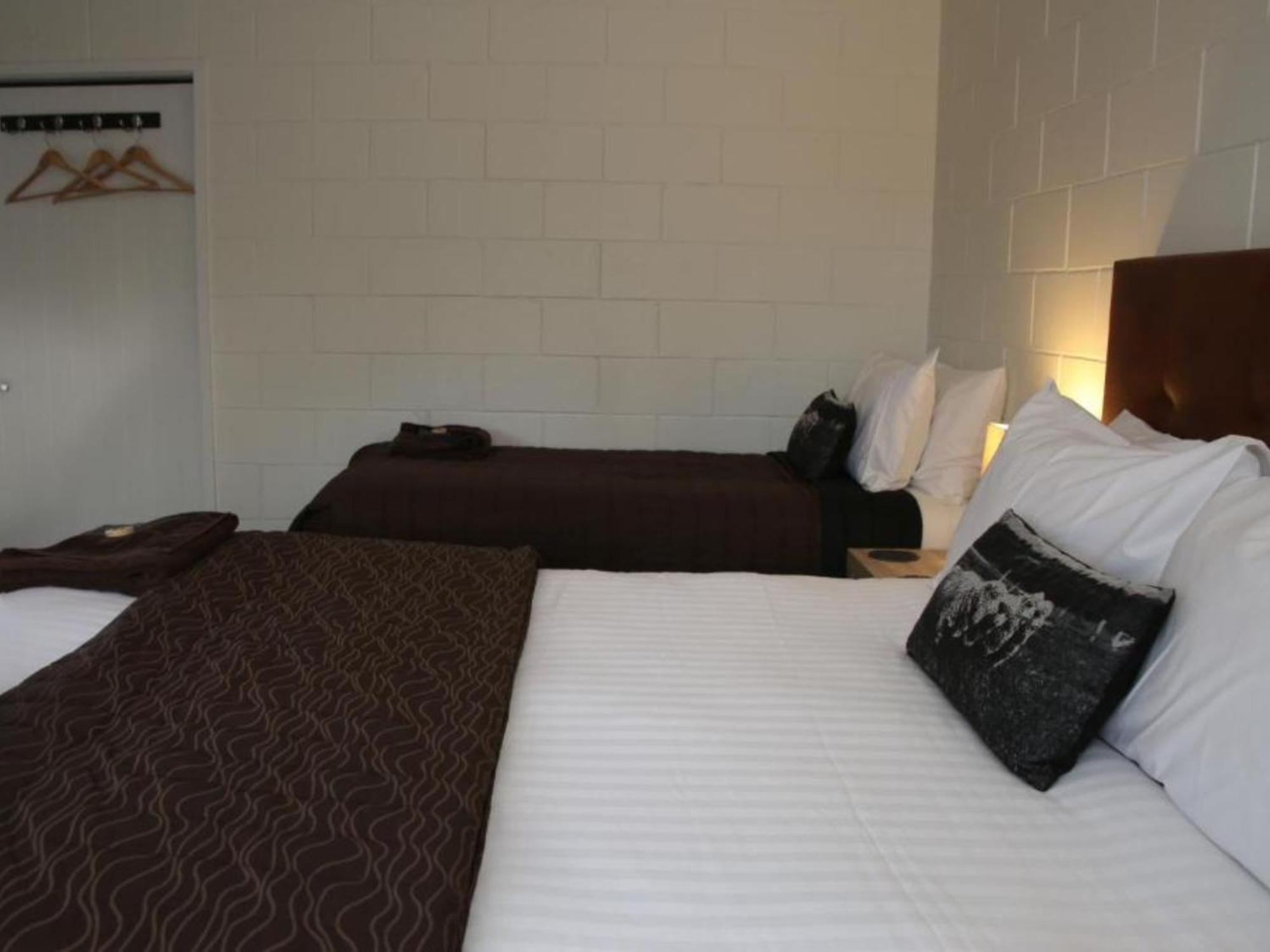 Mackenzie Motels Феърли Стая снимка